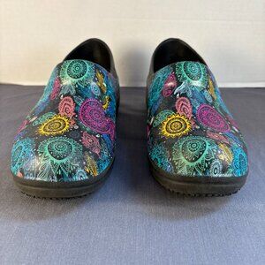 Crocs Neria Pro II Graphic Clogs Women’s 9 Paisley Floral